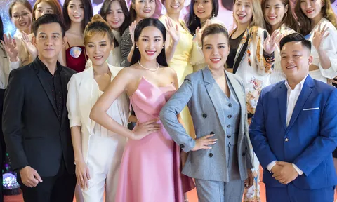 'Ngọc nữ áo dài' Đoàn Hồng Trang đẹp ngọt ngào chấm thi ‘Nét đẹp công sở'